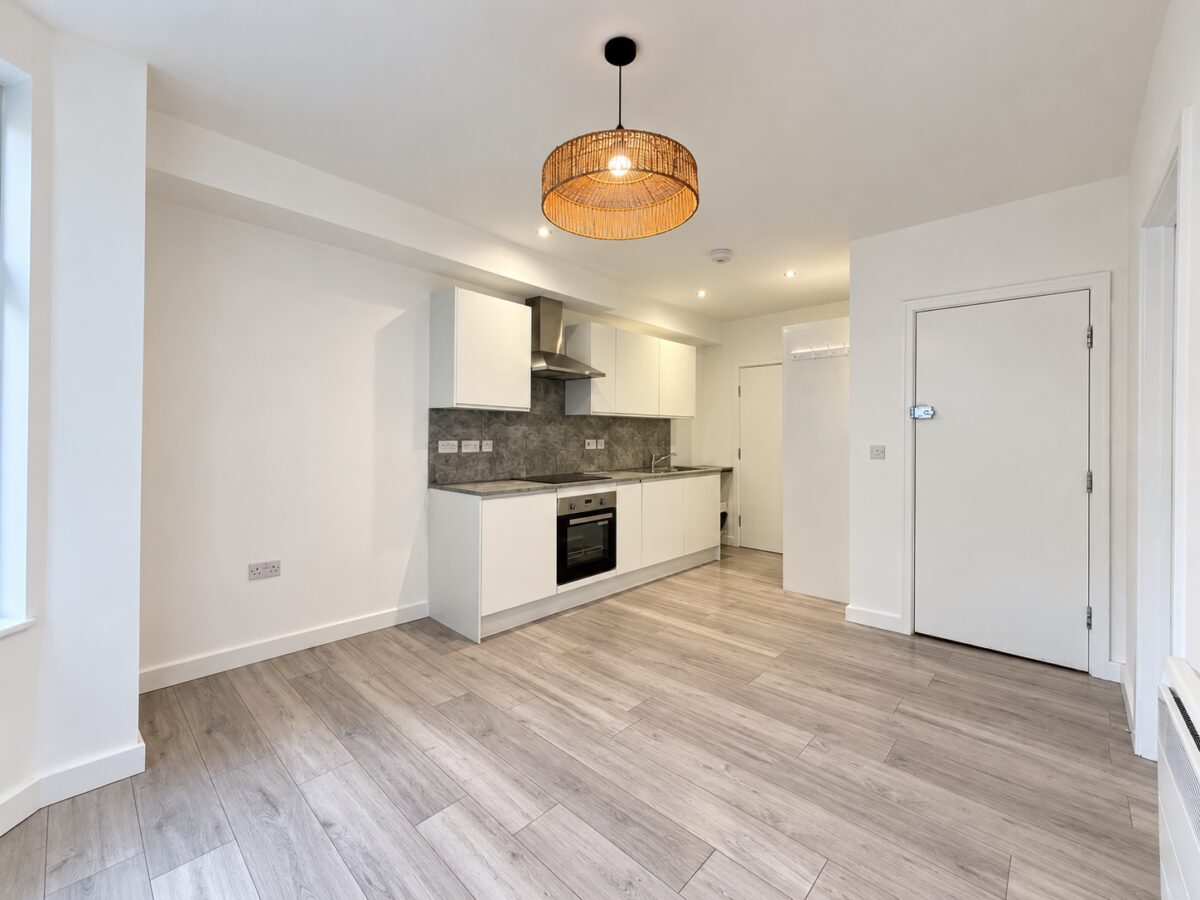 1 Bed Apartment, Priory Avenue, High Wycombe, HP13 6SQ