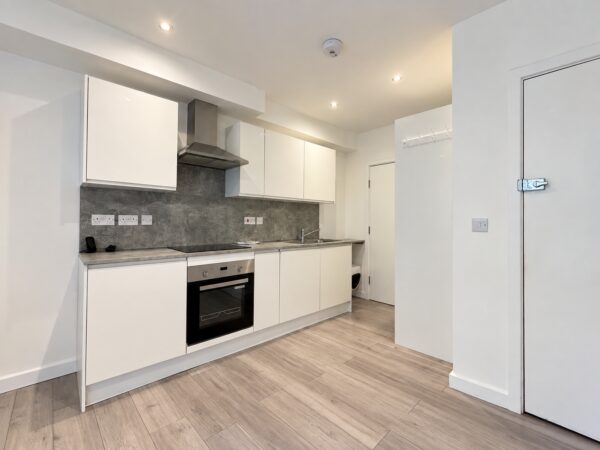 1 Bed Apartment, Priory Avenue, High Wycombe, HP13 6SQ