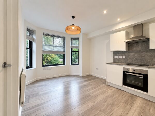1 Bed Apartment, Priory Avenue, High Wycombe, HP13 6SQ