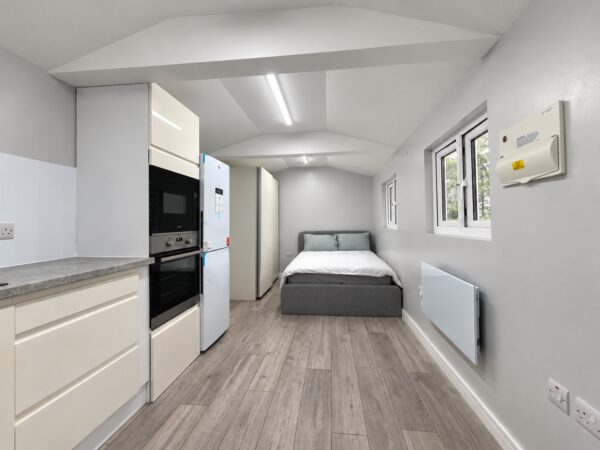 Studio Annex, Plumer Road, High Wycombe, HP11 2SS