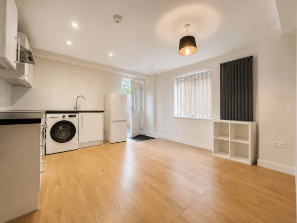 1 Bed Flat, Nutfield Lane, High Wycombe, Buckinghamshire, HP11 2ND