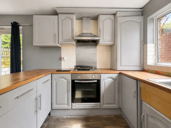4 Bed Terraced, Cotswold Way, Downley, High Wycombe, Buckinghamshire, HP13 5NP