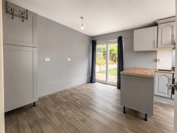 4 Bed Terraced, Cotswold Way, Downley, High Wycombe, Buckinghamshire, HP13 5NP