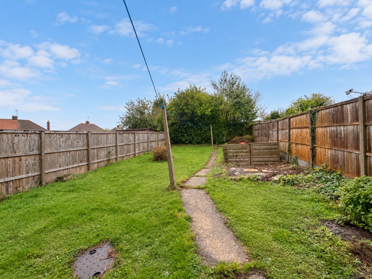 3 Bed Semi-Detached, Gibson Rd, High Wycombe, Buckinghamshire, HP12 4QW