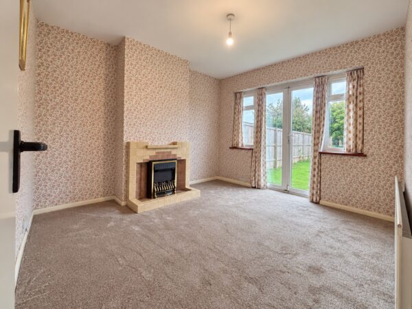 3 Bed Semi-Detached, Gibson Rd, High Wycombe, Buckinghamshire, HP12 4QW