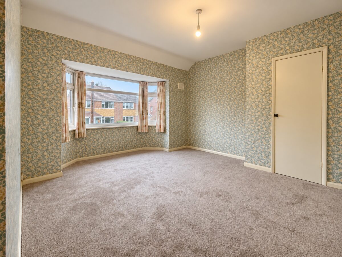 3 Bed Semi-Detached, Gibson Rd, High Wycombe, Buckinghamshire, HP12 4QW
