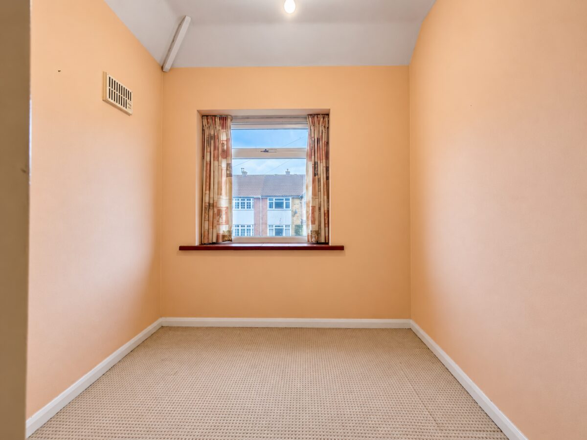 3 Bed Semi-Detached, Gibson Rd, High Wycombe, Buckinghamshire, HP12 4QW