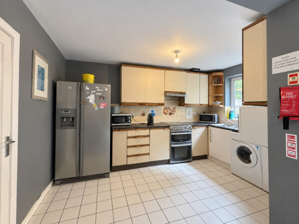 Furnished Double Room, Sabina Close, High Wycombe, Buckinghamshire, HP12 3HF