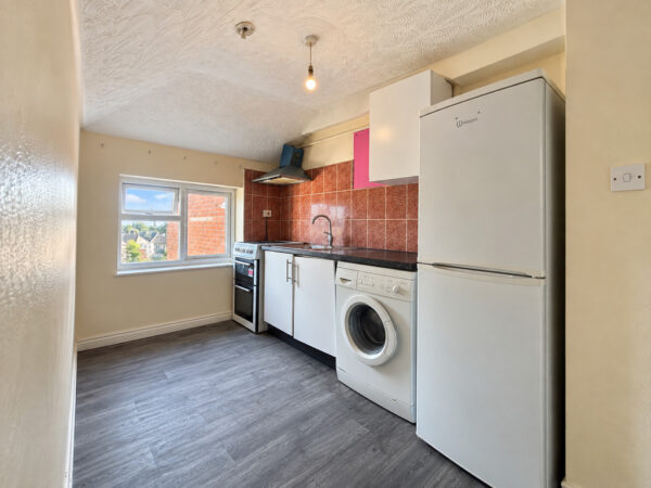 1/2 Bed Flat, Rutland Ave, High Wycombe, Buckinghamshire, HP12 3JH