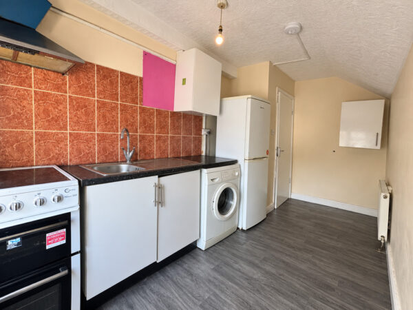 1/2 Bed Flat, Rutland Ave, High Wycombe, Buckinghamshire, HP12 3JH