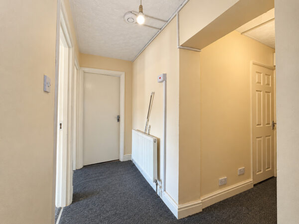 1/2 Bed Flat, Rutland Ave, High Wycombe, Buckinghamshire, HP12 3JH