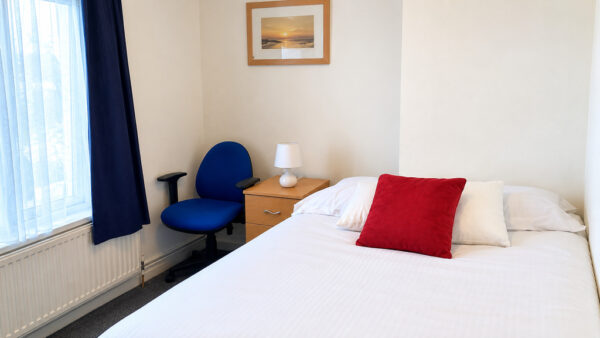 Furnished Double Room, Desborough Ave, High Wycombe, HP11 2SQ