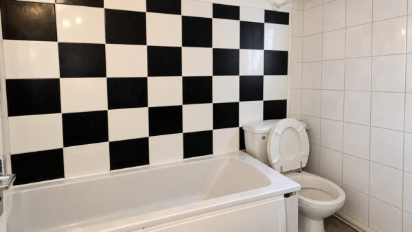 Furnished Double Room, Desborough Ave, High Wycombe, HP11 2SQ