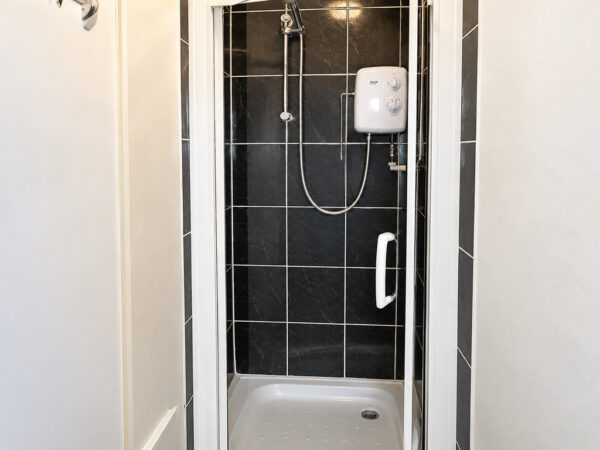 Furnished Double Room, Desborough Ave, High Wycombe, HP11 2SQ