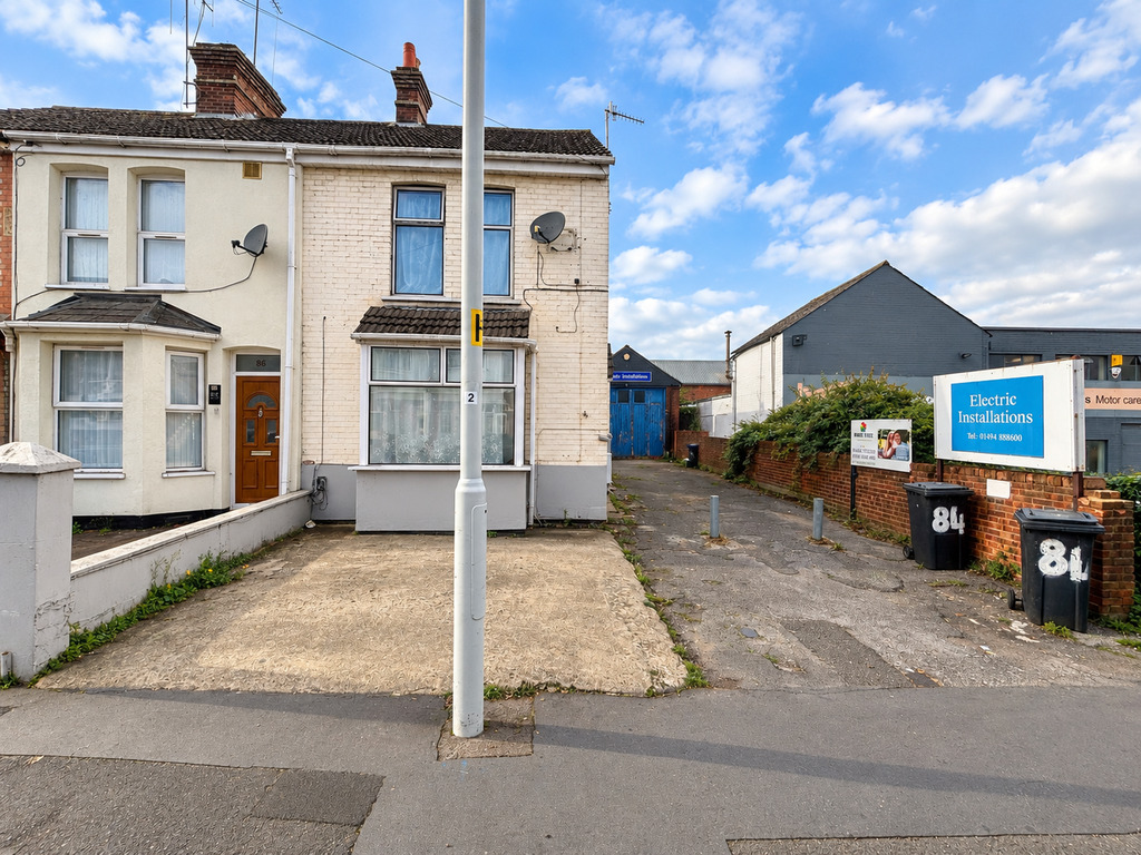 Furnished Double Room, Desborough Ave, High Wycombe, HP11 2SQ