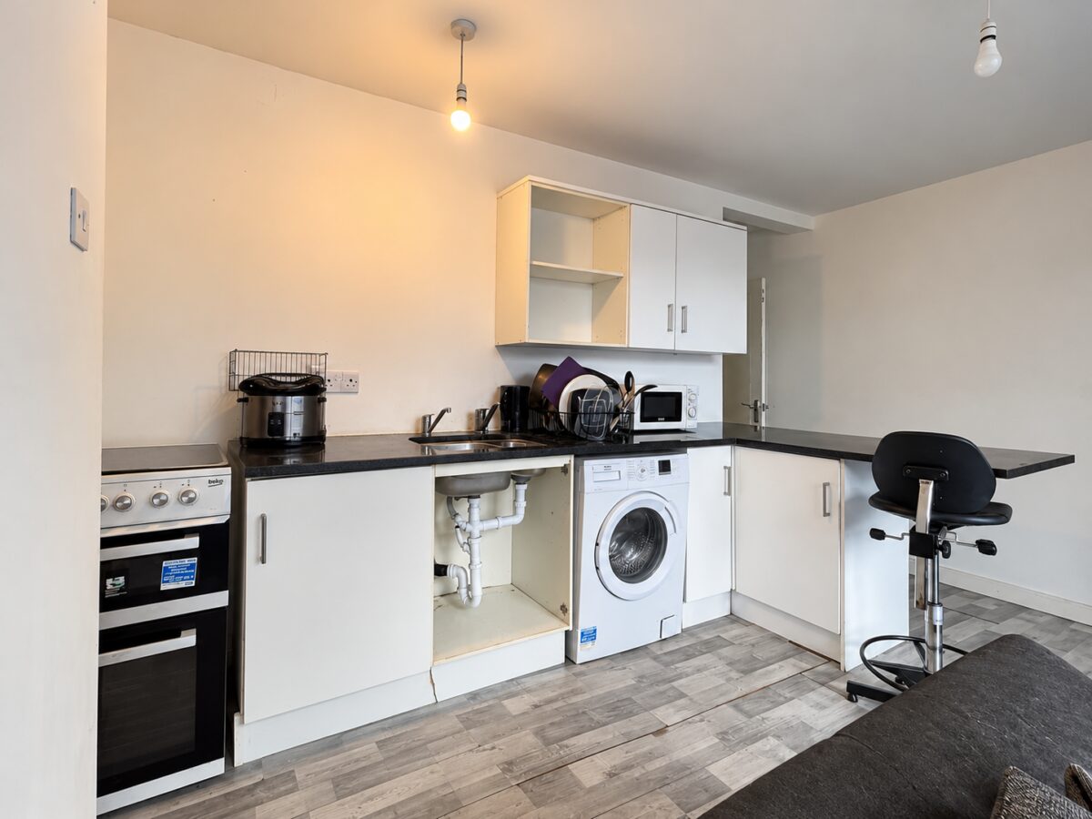 1 Bed Flat, West Wycombe Road, High Wycombe, HP11 2LW