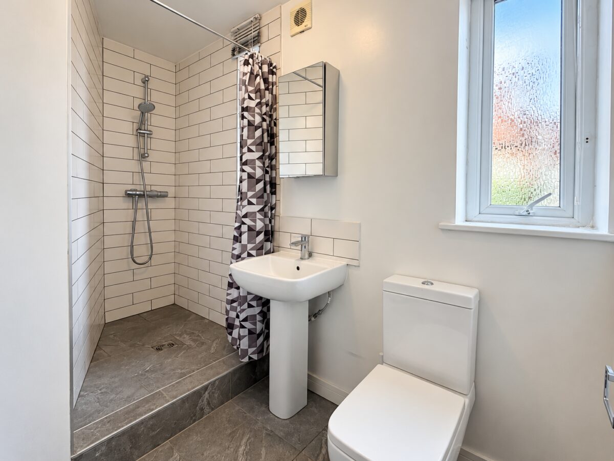 1 Bed Apartment, White Hart St, High Wycombe, HP11 2HL