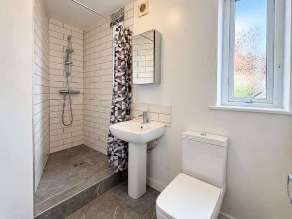 1 Bed Apartment, White Hart St, High Wycombe, HP11 2HL