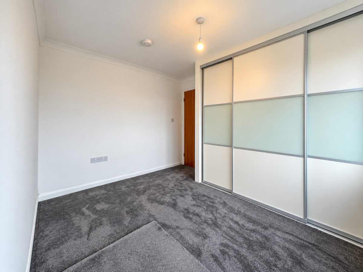 3 Bed Semi-Detached, Deeds Grove, High Wycombe, HP12 3PB