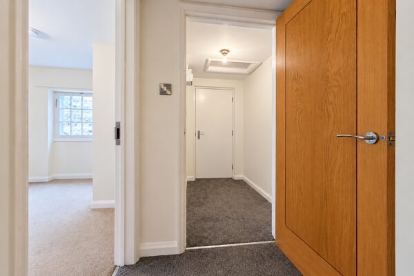 Furnished Single Room, Bull Ln (Town Centre), High Wycombe, HP11 2DL