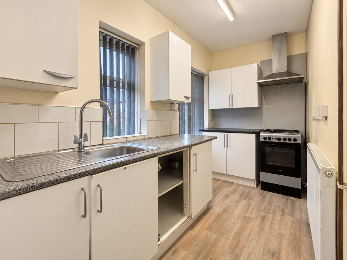 2 Bed Flat, Totteridge Rd, High Wycombe, Buckinghamshire, HP13 6DA