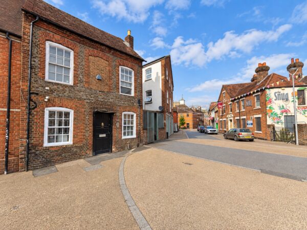 Furnished Double Rooms, Town Centre, High Wycombe, Buckinghamshire, HP11 2HE