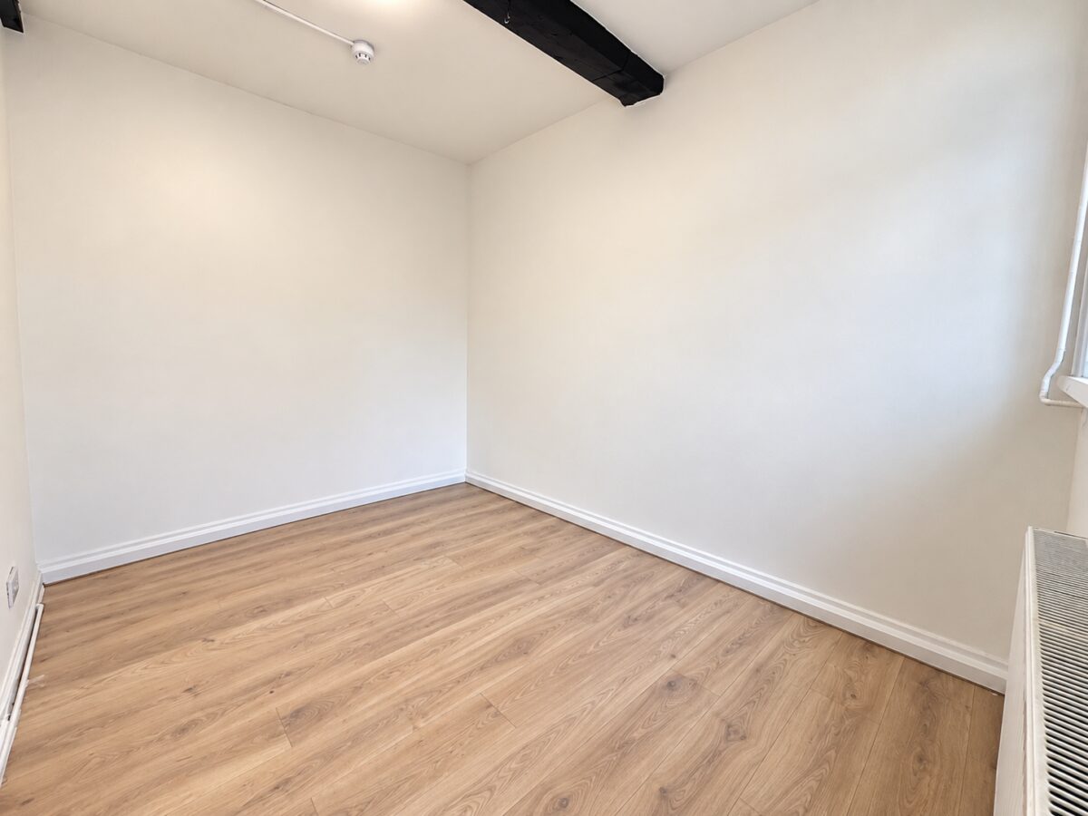 Furnished Double Rooms, Town Centre, High Wycombe, Buckinghamshire, HP11 2HE