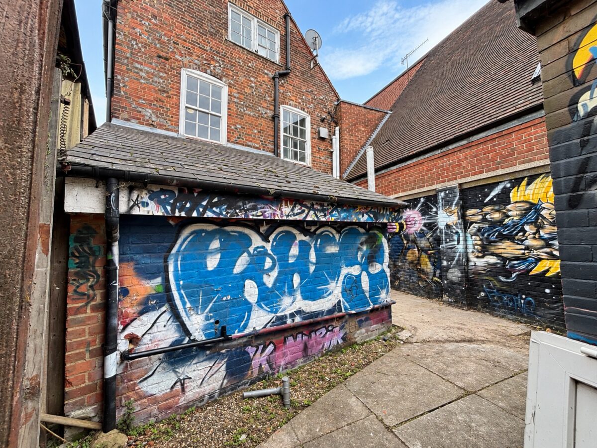 Furnished Double Rooms, Town Centre, High Wycombe, Buckinghamshire, HP11 2HE