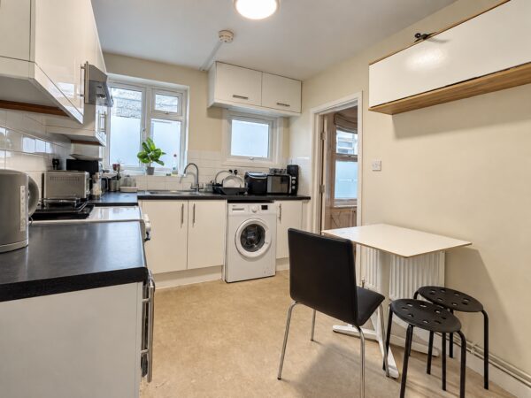 Furnished Double Room, Hughenden Rd, High Wycombe, Buckinghamshire, HP13 5PD