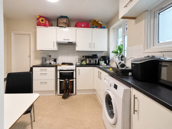 Furnished Double Room, Hughenden Rd, High Wycombe, Buckinghamshire, HP13 5PD