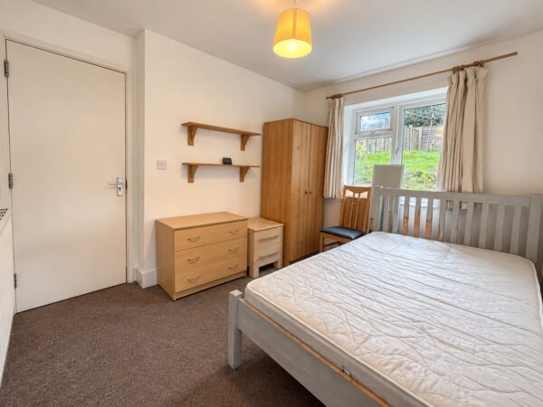 Furnished Double Room, Hughenden Rd, High Wycombe, Buckinghamshire, HP13 5PD