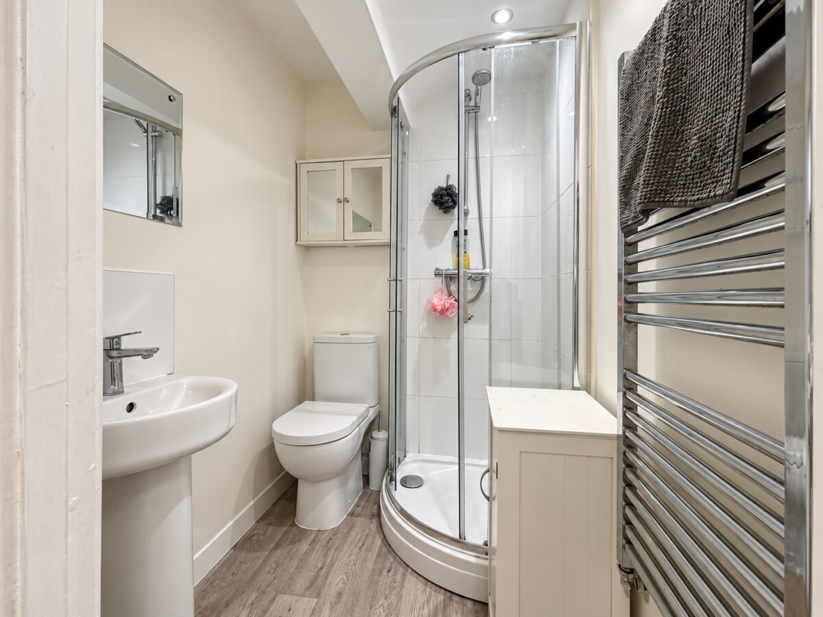 Furnished Double Room, Hughenden Rd, High Wycombe, Buckinghamshire, HP13 5PD