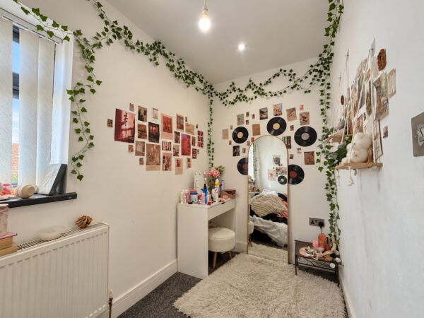 3 Bed Semi-Detached, Burnham Close, High Wycombe, HP12 3UX