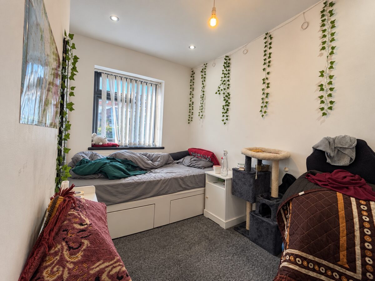 3 Bed Semi-Detached, Burnham Close, High Wycombe, HP12 3UX