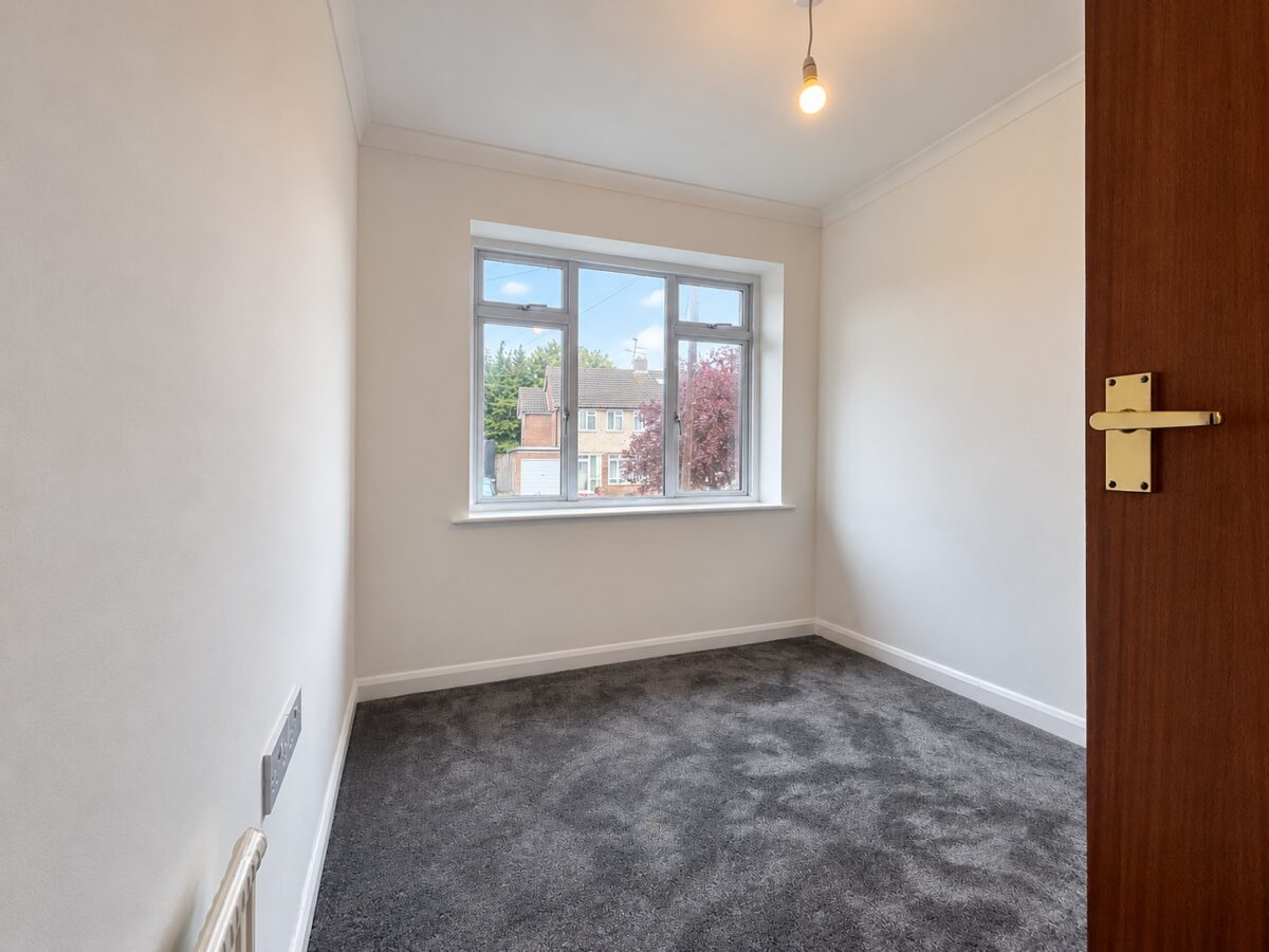 3 Bed Semi-Detached, Deeds Grove, High Wycombe, HP12 3PB