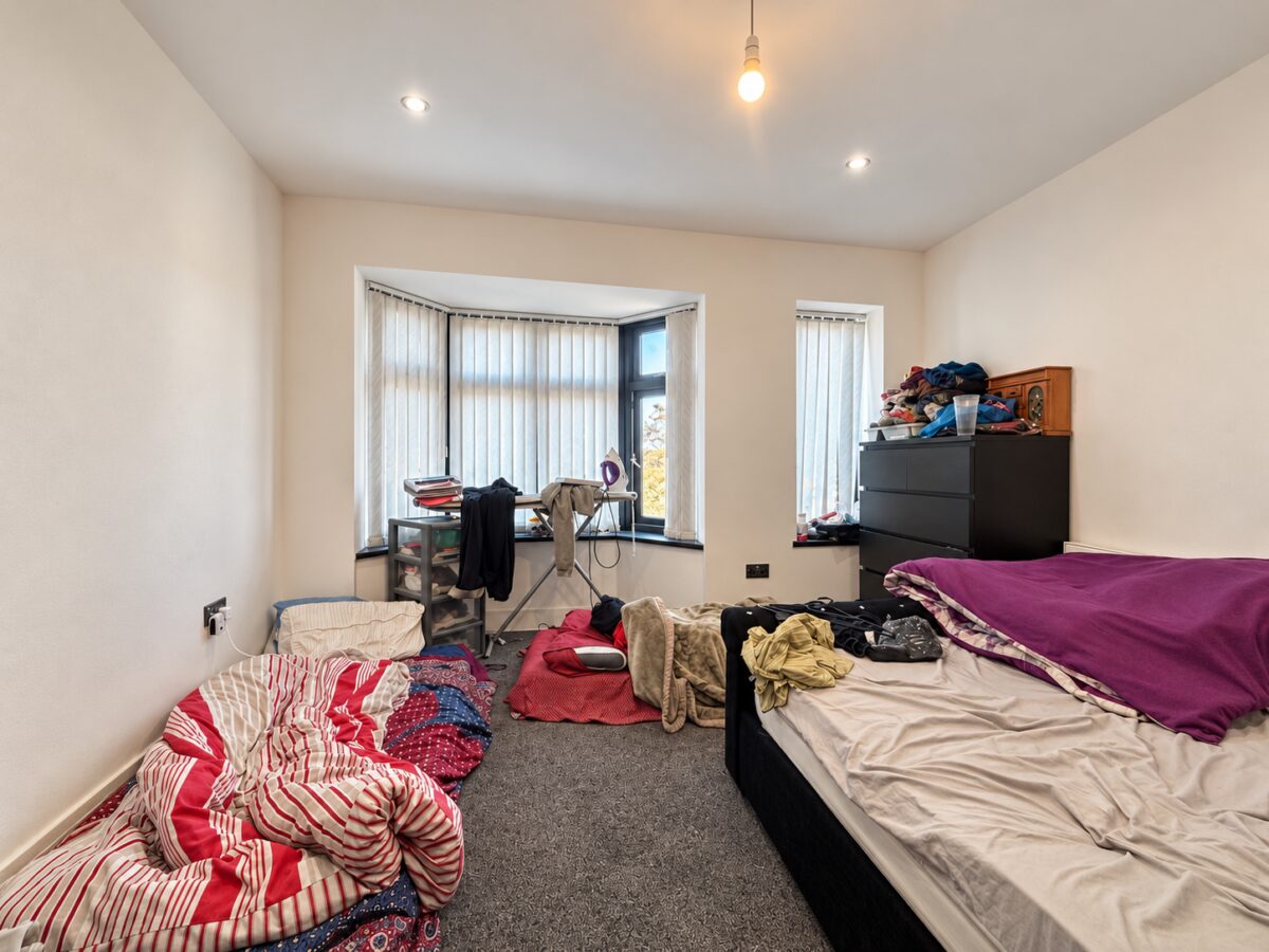 3 Bed Semi-Detached, Burnham Close, High Wycombe, HP12 3UX