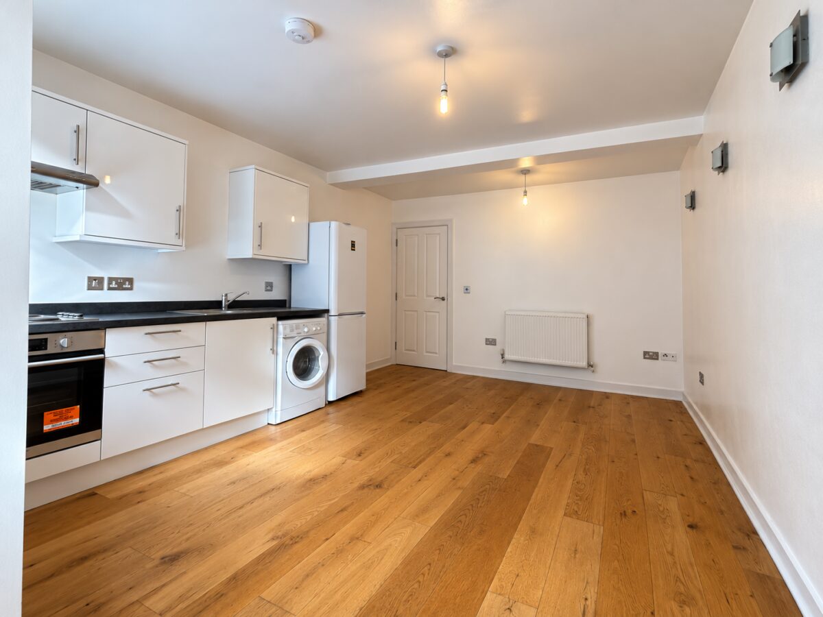 1 Bed Apartment, White Hart St, High Wycombe, HP11 2HL