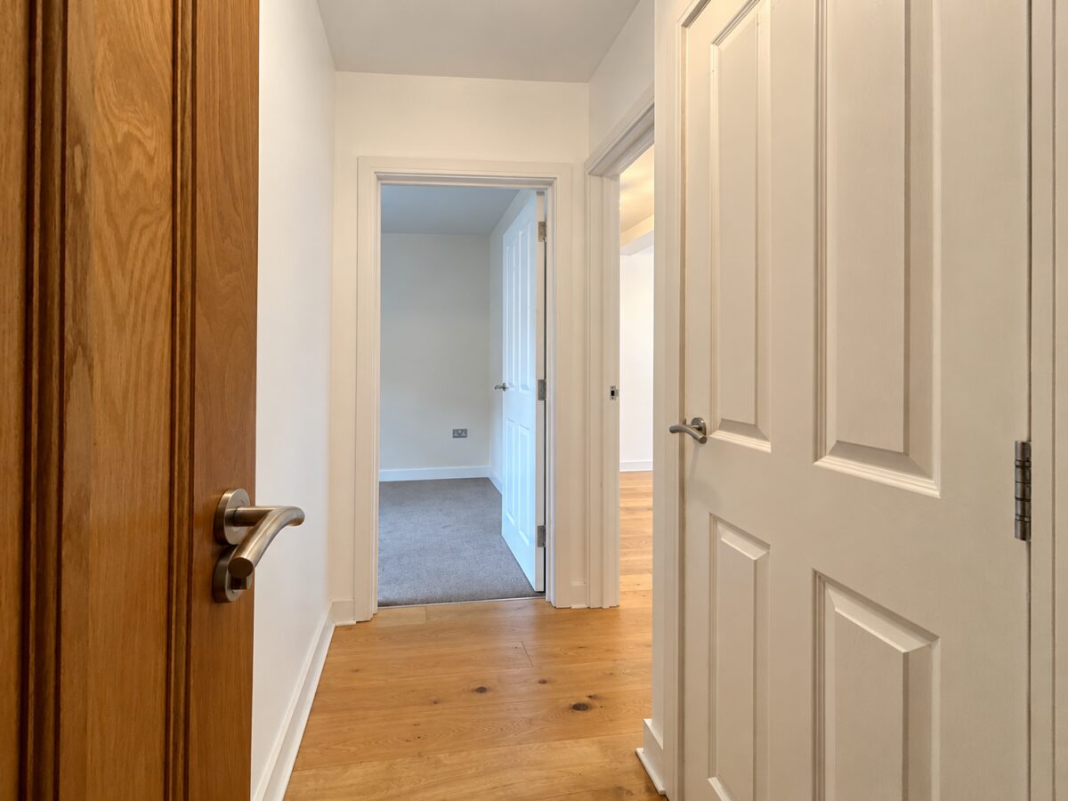 1 Bed Apartment, White Hart St, High Wycombe, HP11 2HL