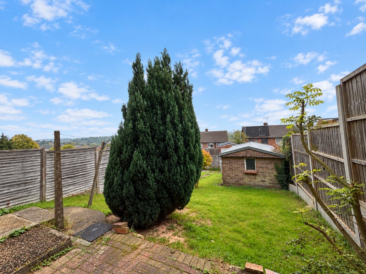 3 Bed Semi-Detached, Deeds Grove, High Wycombe, HP12 3PB