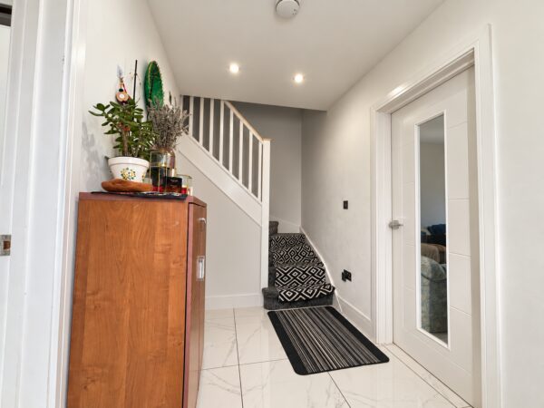 3 Bed Semi-Detached, Burnham Close, High Wycombe, HP12 3UX