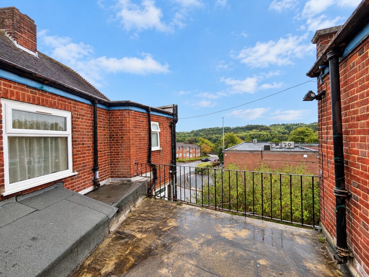 2 Bed Flat, Totteridge Rd, High Wycombe, Buckinghamshire, HP13 6DA